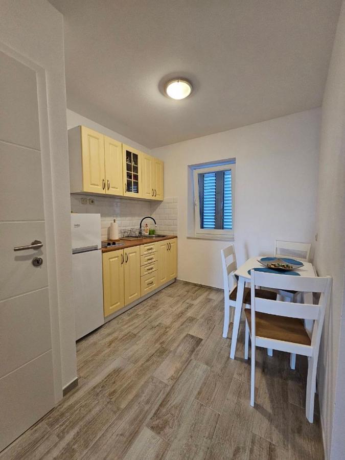 Apartman Lila Čunski Εξωτερικό φωτογραφία