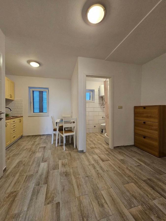 Apartman Lila Čunski Εξωτερικό φωτογραφία